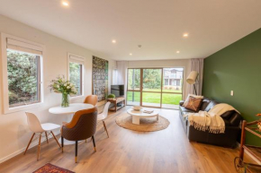 Beautiful 2 Story Unit near Oakridge Resort, Wanaka